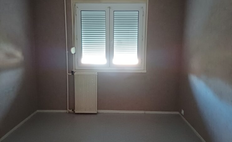 Appartement T4 92m² 63120 COURPIERE - Image 4