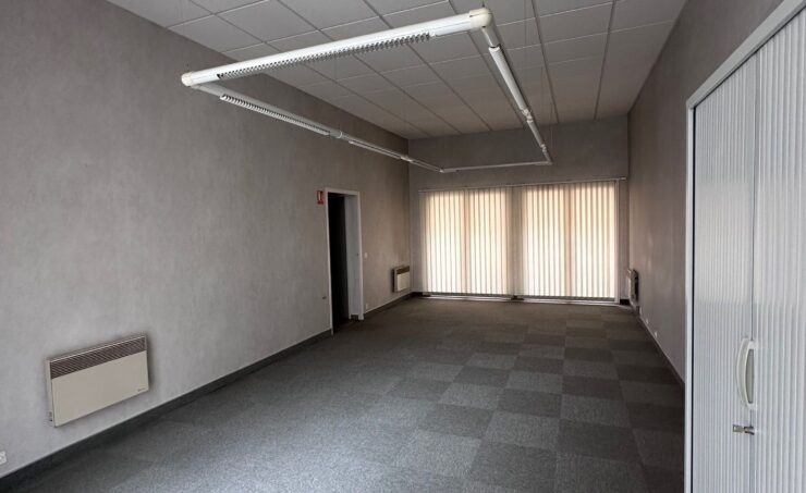 Local commercial 42m² 63200 RIOM - Image 2