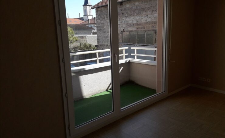 Appartement T3 71m² 63290 PUY GUILLAUME - Image 2