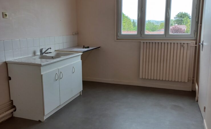 Appartement T4 85m² 63200 RIOM - Image 2