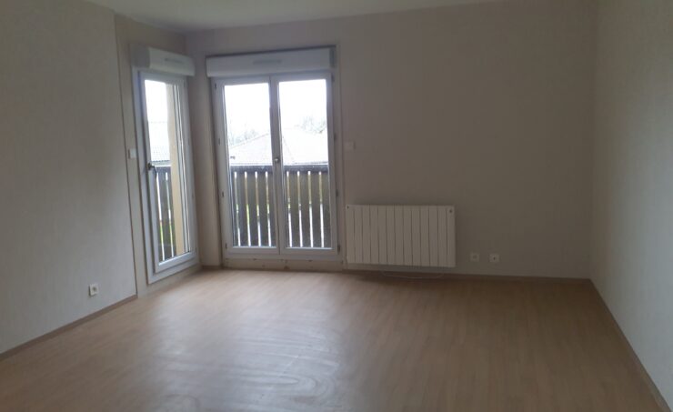 Appartement T3 67m² 63380 PONTAUMUR - Image 3